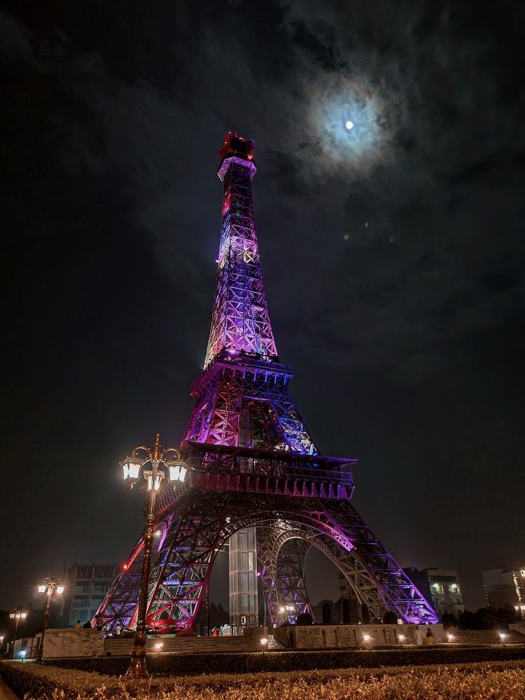 Eiffel Tower Bahria Town Lahore — Bahria Town