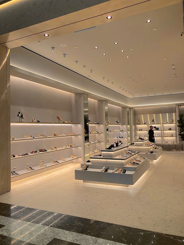 MM Alam Road Boutique — Gulberg, Lahore
